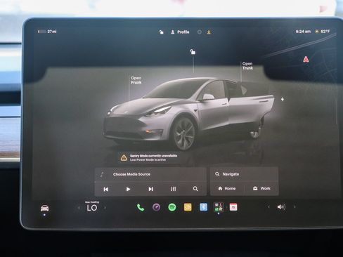 Used 2025 Tesla Model Y Long Range AWD/4WD image 14