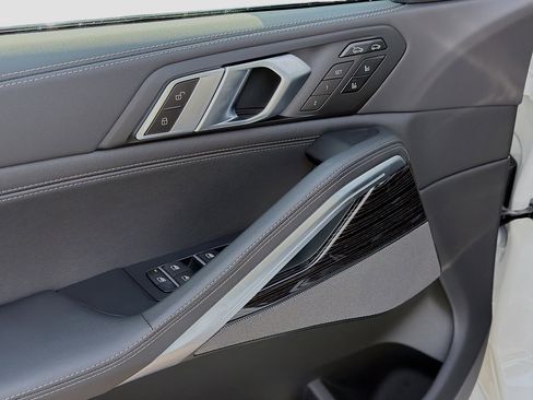 New 2026 BMW X6 xDrive40i w/ Executive Package image 23