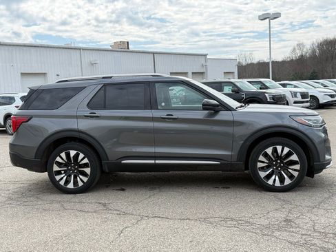 Used 2025 Ford Explorer Platinum w/ LUX Leather Package AWD/4WD image 15