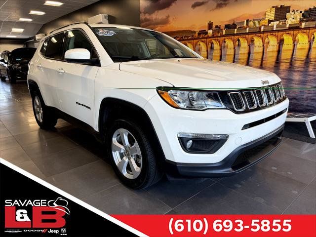 Certified 2020 Jeep Compass Latitude w/ Cold Weather Group AWD/4WD image 1