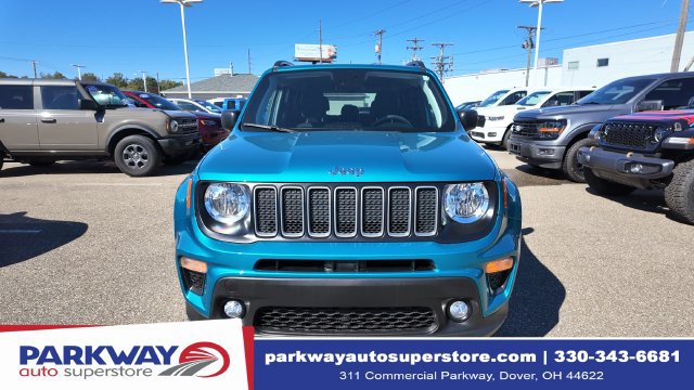 Used 2022 Jeep Renegade Latitude w/ Convenience Group AWD/4WD image 2