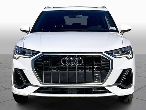 Certified 2025 Audi Q3 2.0T Premium w/ Convenience Package image 3