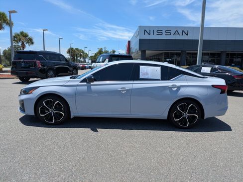 Certified 2025 Nissan Altima 2.5 SR FWD image 7