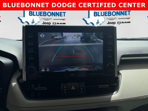 Used 2022 Toyota RAV4 XLE Premium FWD image 16