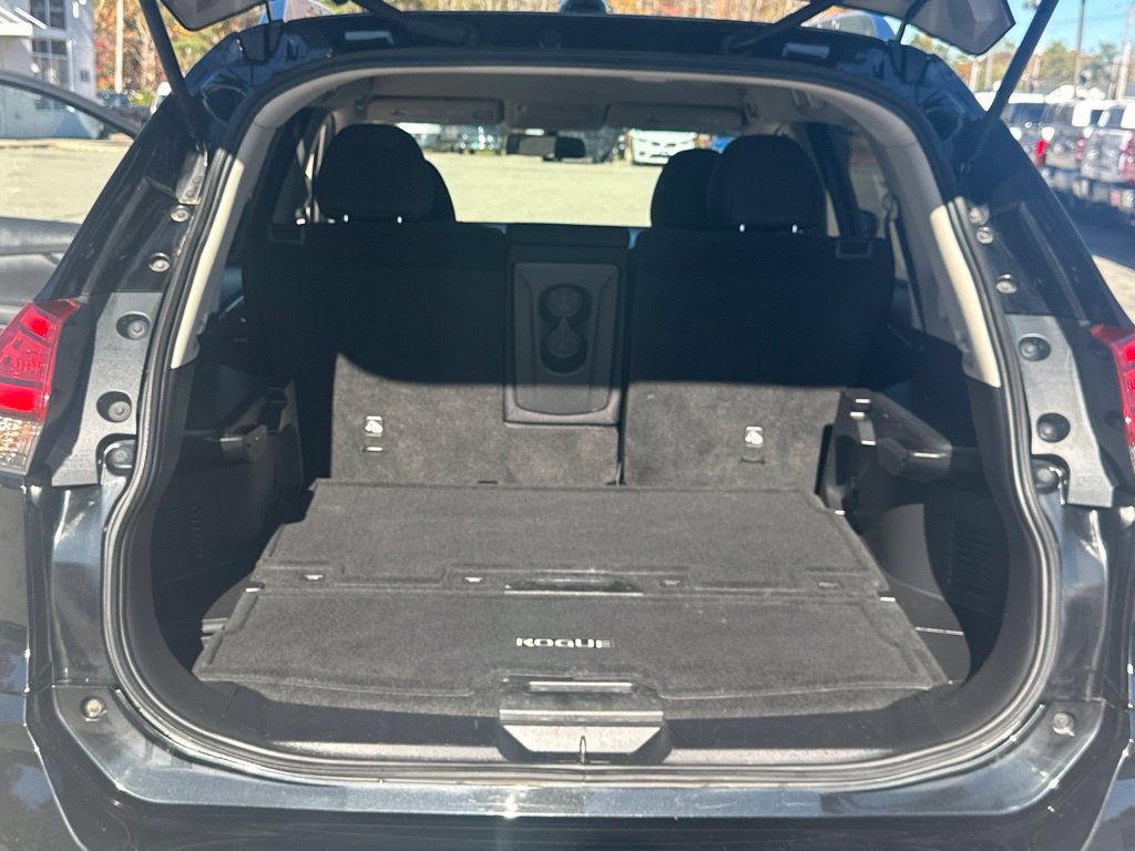Used 2017 Nissan Rogue SV AWD/4WD image 31
