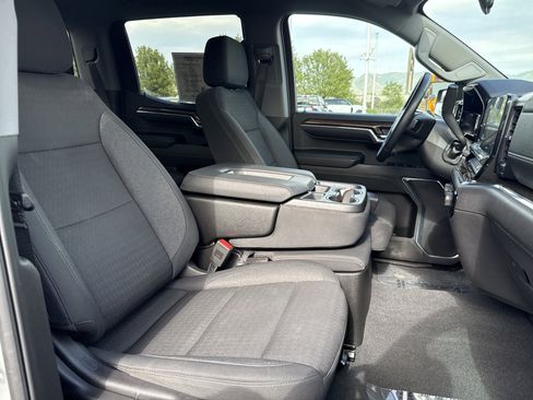 Used 2024 Chevrolet Silverado 1500 LT Trail Boss AWD/4WD image 13