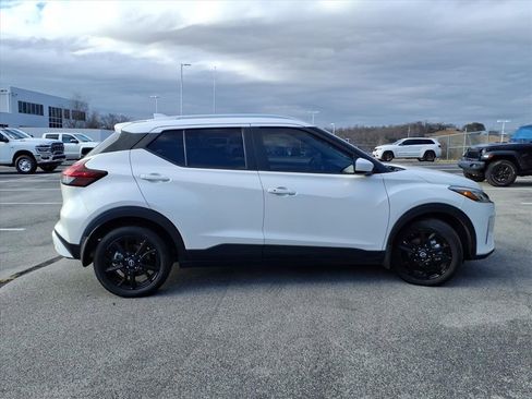 Used 2023 Nissan Kicks SV image 20