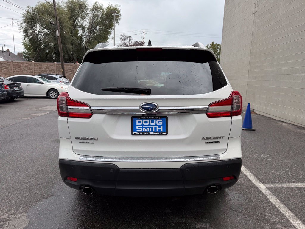 Used 2022 Subaru Ascent Limited w/ Technology Package AWD/4WD image 4
