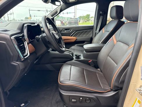 Used 2023 GMC Canyon AT4 w/ AT4 Premium Package AWD/4WD image 17