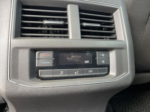 Used 2018 Volkswagen Atlas Launch Edition image 24