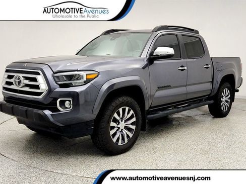 Used 2023 Toyota Tacoma Limited image 1
