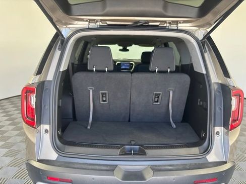 Used 2023 GMC Acadia SLE FWD image 28
