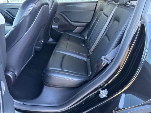 Used 2021 Tesla Model Y Long Range image 24