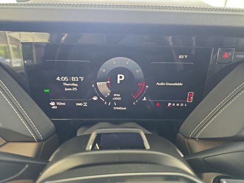 Certified 2025 GMC Yukon Denali Ultimate AWD/4WD image 18