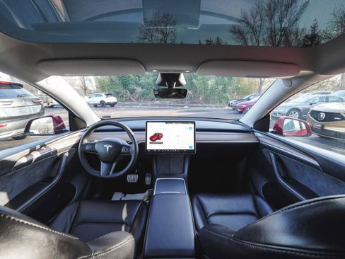 Used 2024 Tesla Model Y Performance image 32