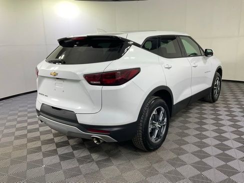 Used 2025 Chevrolet Blazer LT image 8