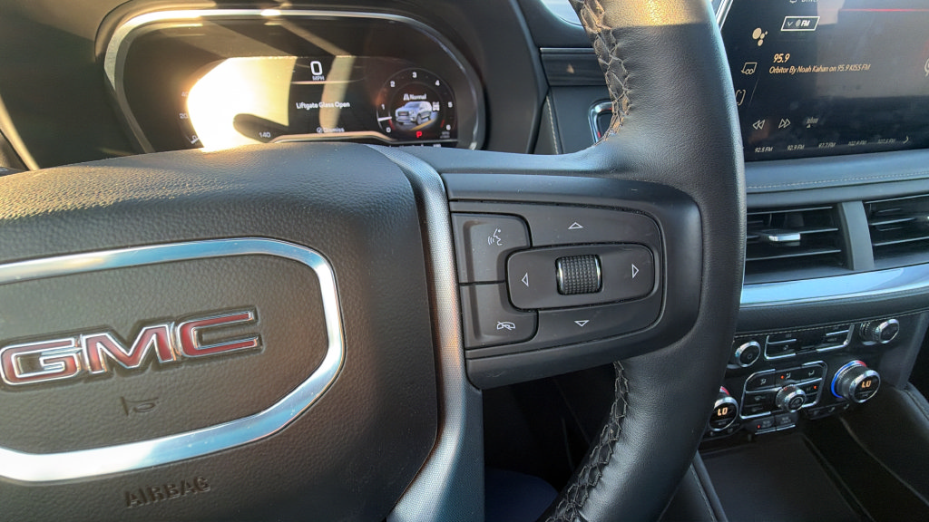 Used 2024 GMC Yukon SLT w/ SLT Luxury Package AWD/4WD image 26