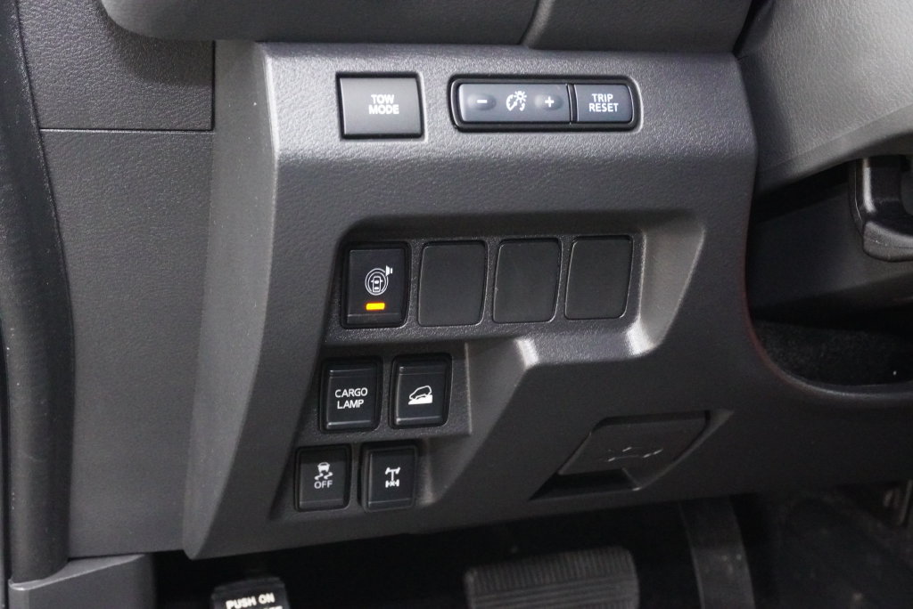 Used 2025 Nissan Frontier PRO-4X AWD/4WD image 23