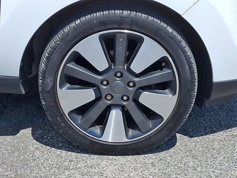Used 2015 Kia Soul ! w/ Sun & Sound Package FWD image 27