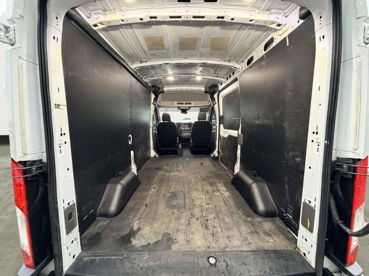 Used 2020 Ford Transit 250 Medium Roof RWD image 6