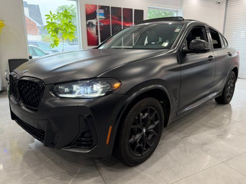 Used 2023 BMW X4 xDrive30i w/ M Sport Package AWD/4WD image 3