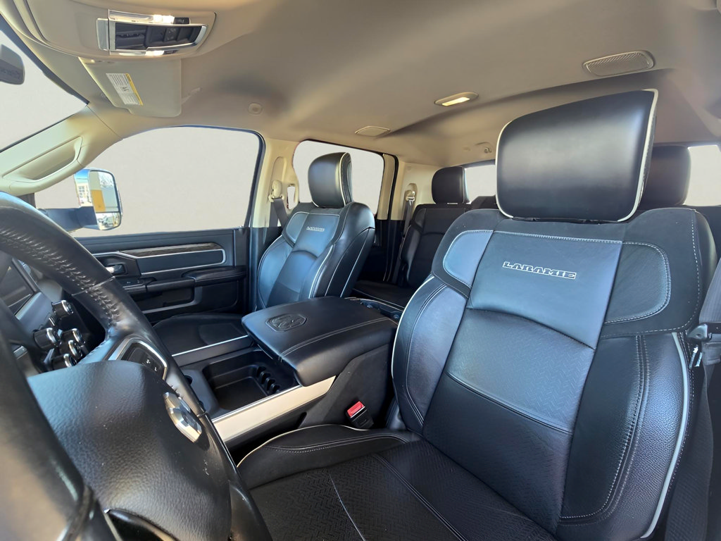Used 2020 RAM 2500 Laramie w/ Chrome Appearance Group AWD/4WD image 3