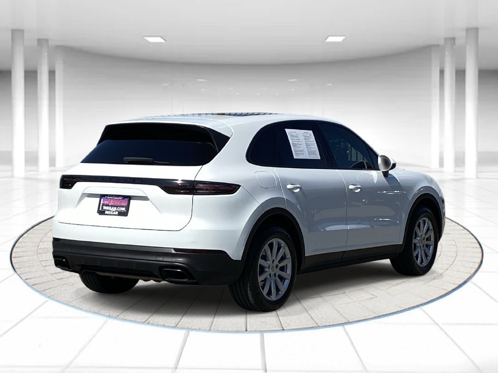 Used 2023 Porsche Cayenne w/ Premium Package AWD/4WD image 4