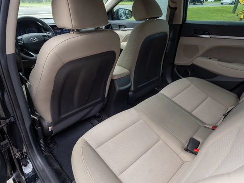 Used 2019 Hyundai Elantra SEL FWD image 10