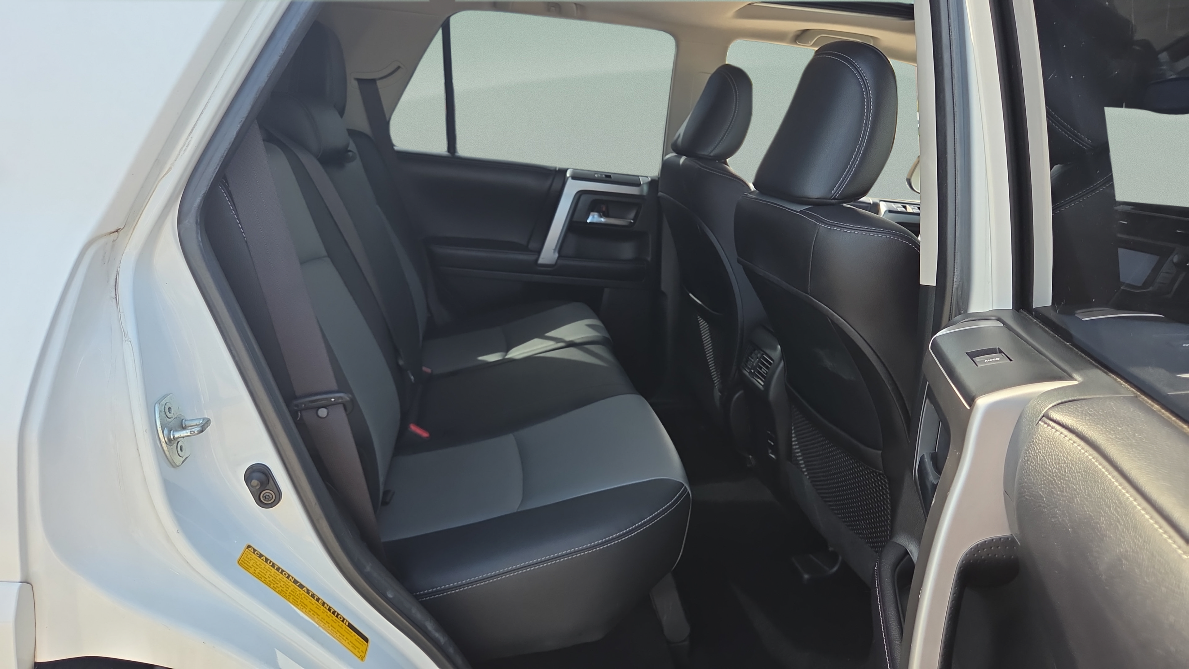 Used 2017 Toyota 4Runner SR5 Premium RWD image 15