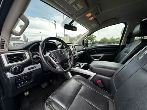 Used 2017 Nissan Titan PRO-4X w/ Pro-4x Convenience Package AWD/4WD image 26