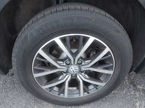 Used 2020 Volkswagen Tiguan SE image 26