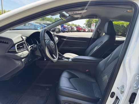 Used 2023 Toyota Camry SE AWD/4WD image 18