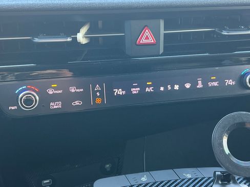 Used 2023 Kia EV6 Light image 28