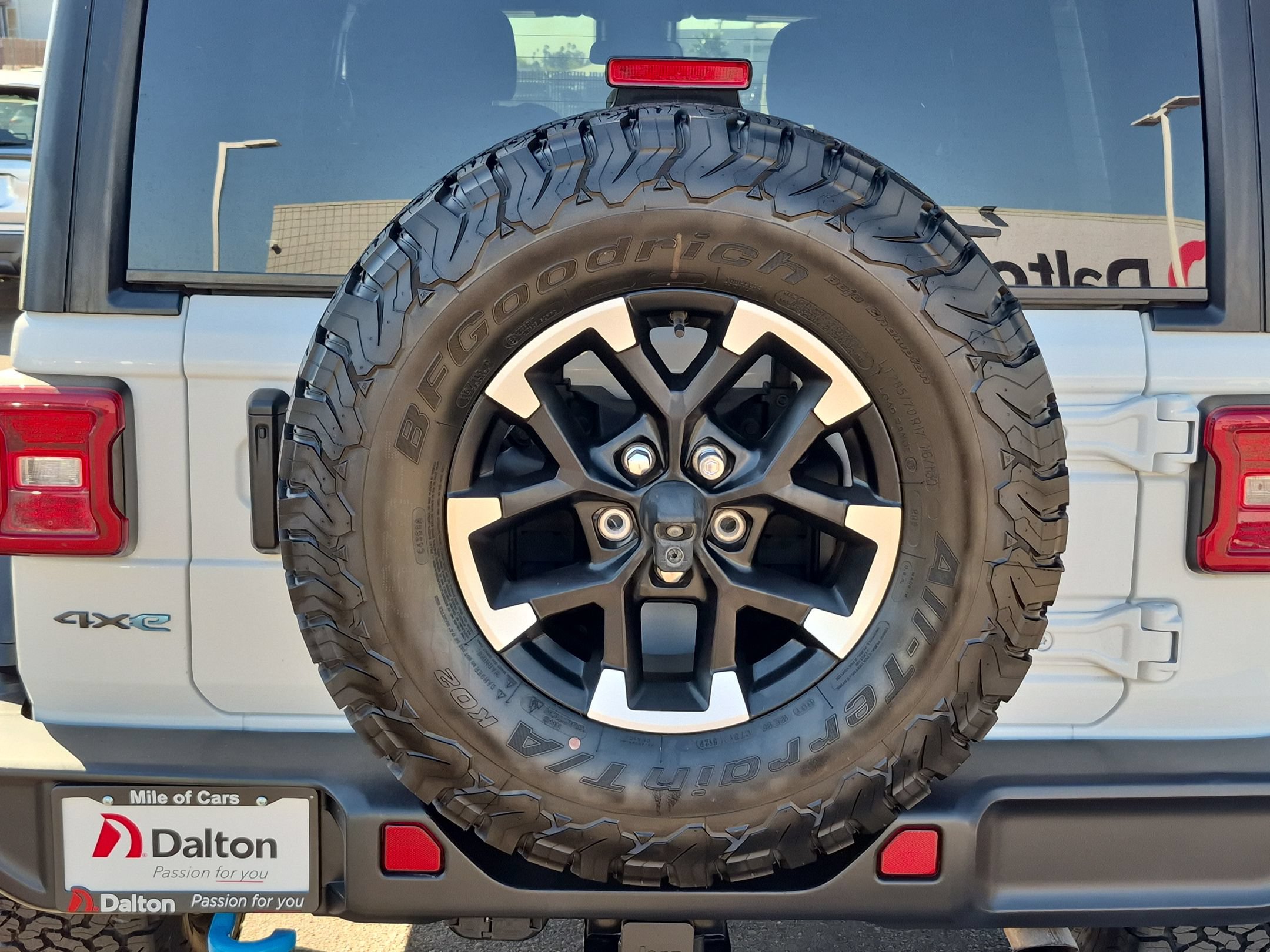 Used 2024 Jeep Wrangler Unlimited Rubicon 4xe AWD/4WD image 24
