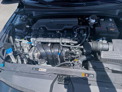 New 2026 Hyundai Elantra Limited FWD image 22
