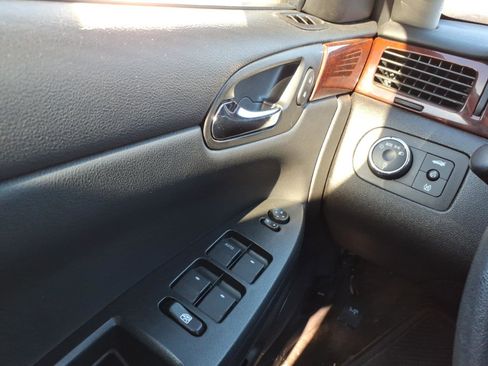 Used 2009 Chevrolet Impala LS image 19