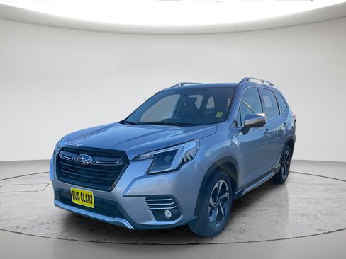 Used 2023 Subaru Forester Touring w/ Popular Package #3 AWD/4WD image 7