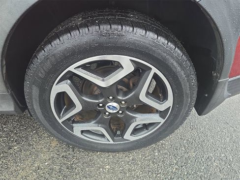 Used 2018 Subaru Crosstrek 2.0i Limited image 19