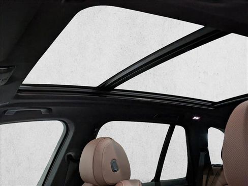 Certified 2026 BMW X5 xDrive50e w/ M Sport Package image 16