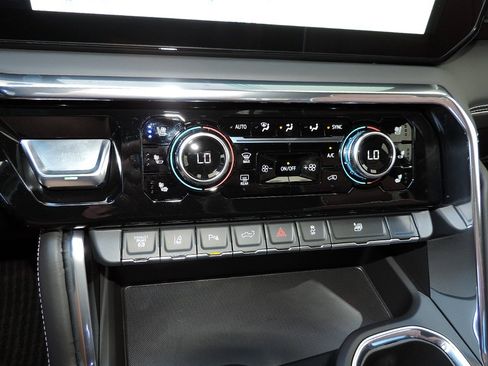 Certified 2026 GMC Sierra 3500 Denali Ultimate AWD/4WD image 26