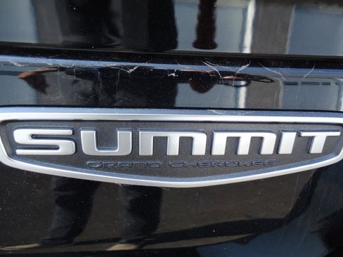 Used 2021 Jeep Grand Cherokee L Summit w/ Luxury Tech Group V image 10