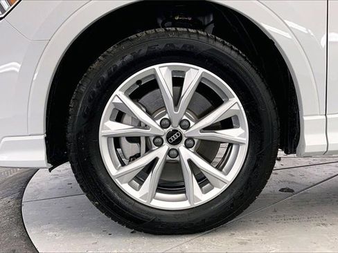 Certified 2025 Audi Q3 2.0T Premium Plus w/ Premium Plus Package image 9