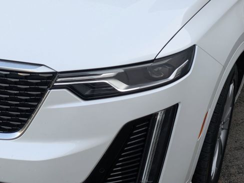 Used 2023 Cadillac XT6 Premium Luxury image 10