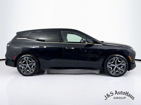 Used 2024 BMW iX xDrive50 w/ Premium Package AWD/4WD image 8