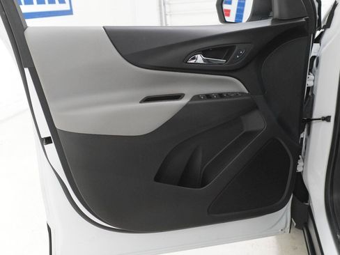 Used 2024 Chevrolet Equinox LS w/ Driver Confidence II Package FWD image 20
