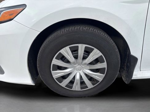 Used 2024 Toyota Camry LE image 42