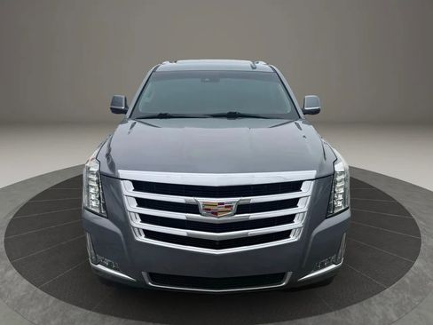 Used 2019 Cadillac Escalade Luxury image 4