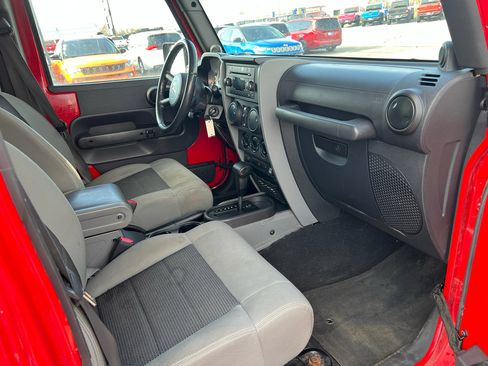 Used 2010 Jeep Wrangler Unlimited Sport image 22