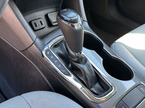 Used 2019 Chevrolet Cruze LS w/ LS Fleet Convenience Package FWD image 12