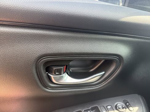 Used 2024 Honda HR-V LX image 13